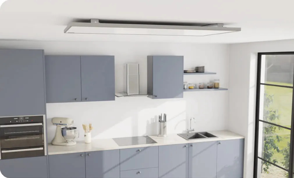 Modernes Kücheninterieur mit unauffällig integrierter infraNOMIC Deckenheizung